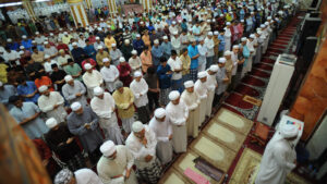 Beragam Manfaat Shalat Berjamaah di Masjid