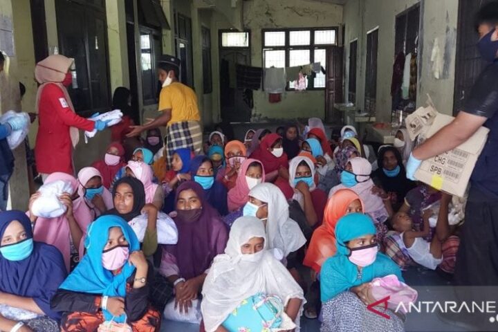 6 Tata Cara Sedekah Ke Anak Yatim yang Bisa Dilakukan